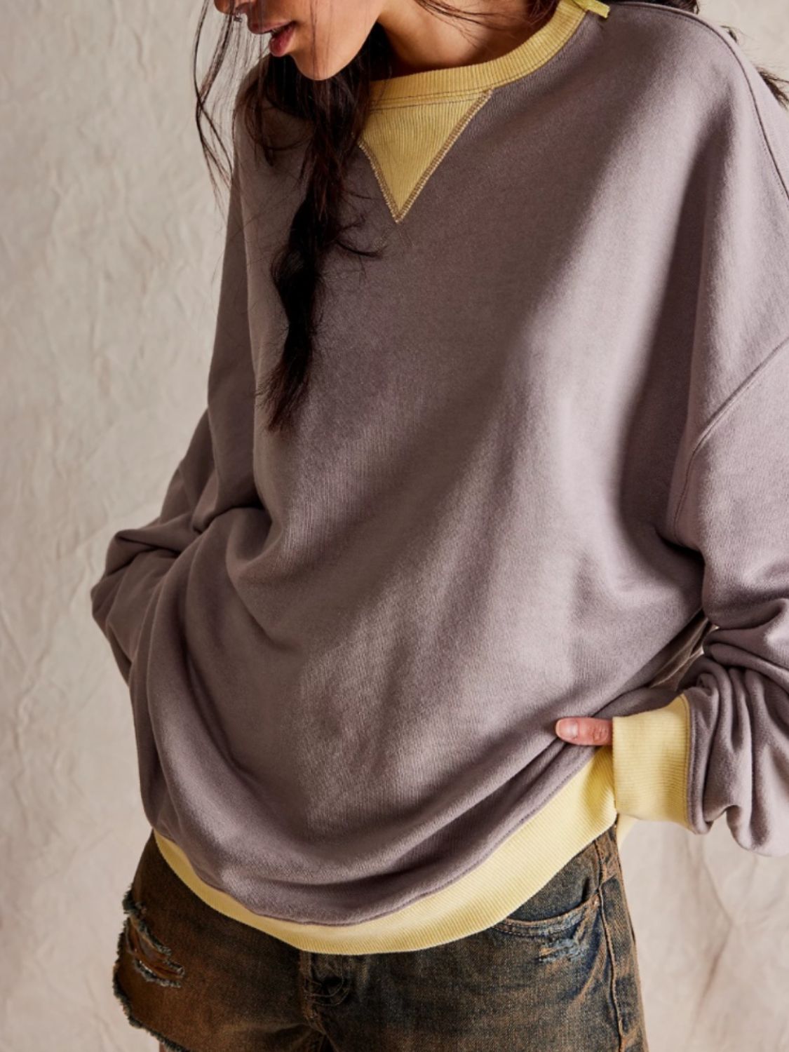 Contrast Trim Round Neck Long Sleeve Sweatshirt